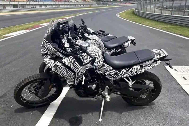 CFMoto 550MT 2027: cosa sappiamo davvero, il nodo della patente A2 e gli accessori della 450MT