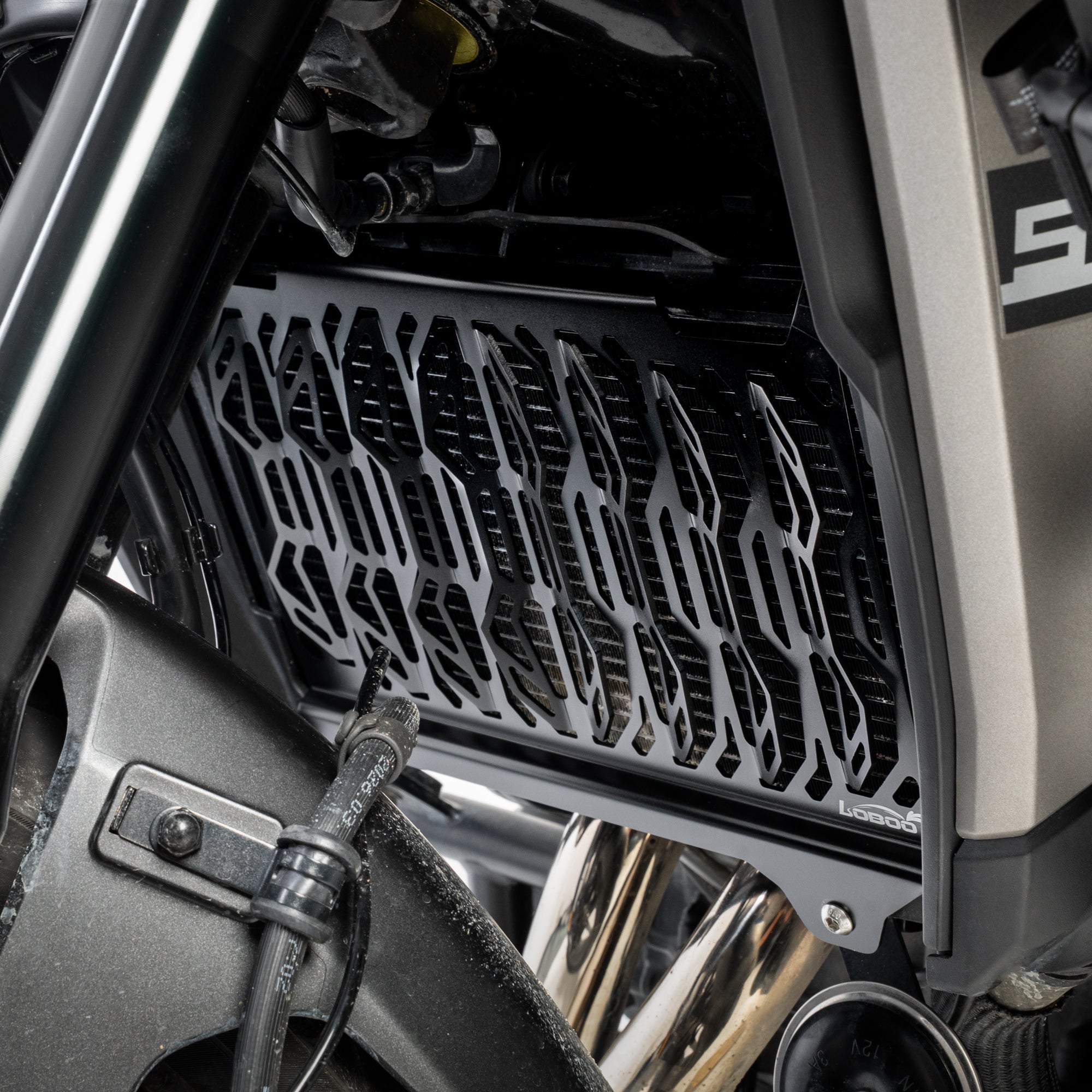 Protezione radiatore LOBOO per Honda NX500 – dettaglio 7