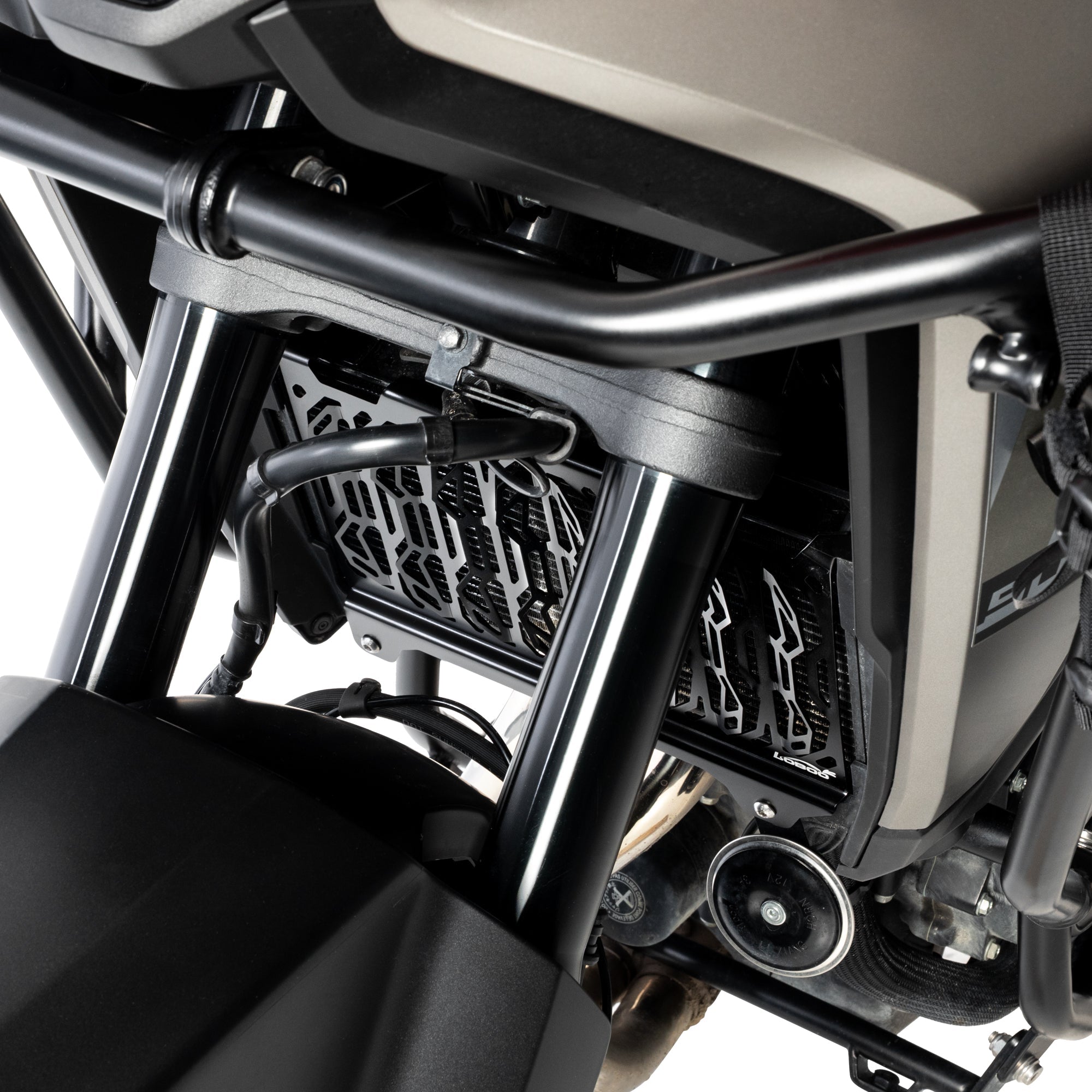 Protezione radiatore LOBOO per Honda NX500 – dettaglio 2