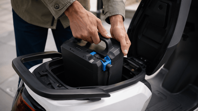 Batterie des Elektrorollers: Wie lange hält sie, wie wird sie aufgeladen und wie verlängert man ihre Lebensdauer?