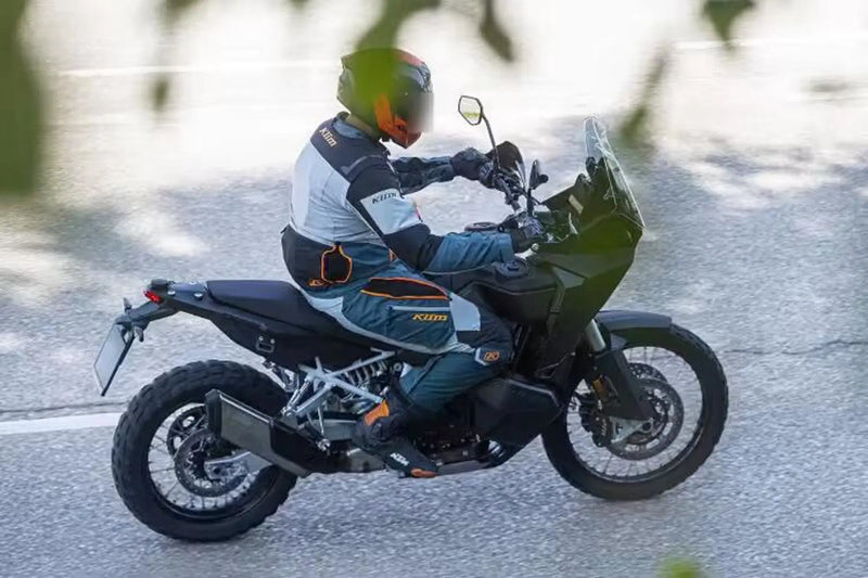 KTM 990 Adventure: Was man wirklich weiß, was die EICMA 2026 zeigen wird und was du tun solltest, wenn du eine 790 oder 890 Adventure hast