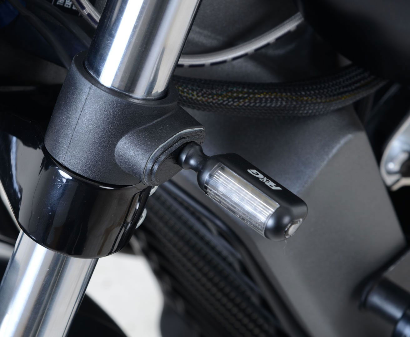 Adattatori Per Minifrecce Anteriori Per Indian Scout 15 Scout Bobber Scout Sixty Minifrecce Non Incluse 18307 Rg FAP0014BK - Endurrad