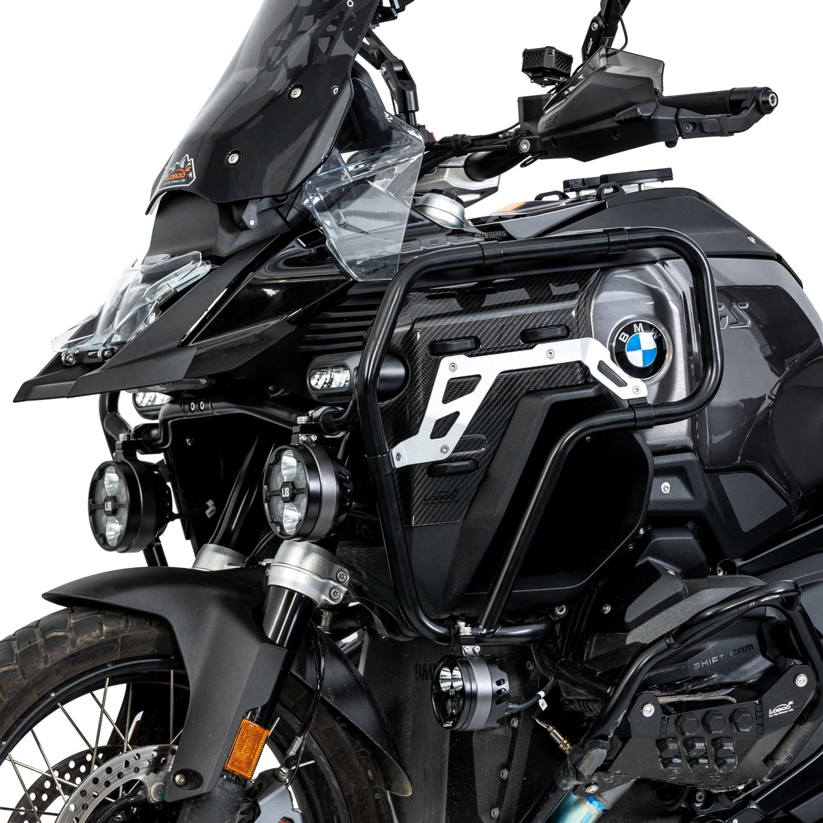 Avantreno della BMW R 1300 GS Adventure con cover radiatore in carbonio e attacchi per le borse