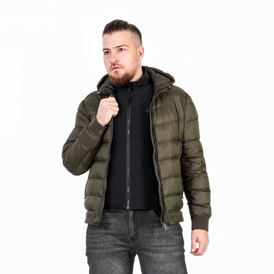 Gilet riscaldato RJR10 sotto un piumino, per l'uso in città