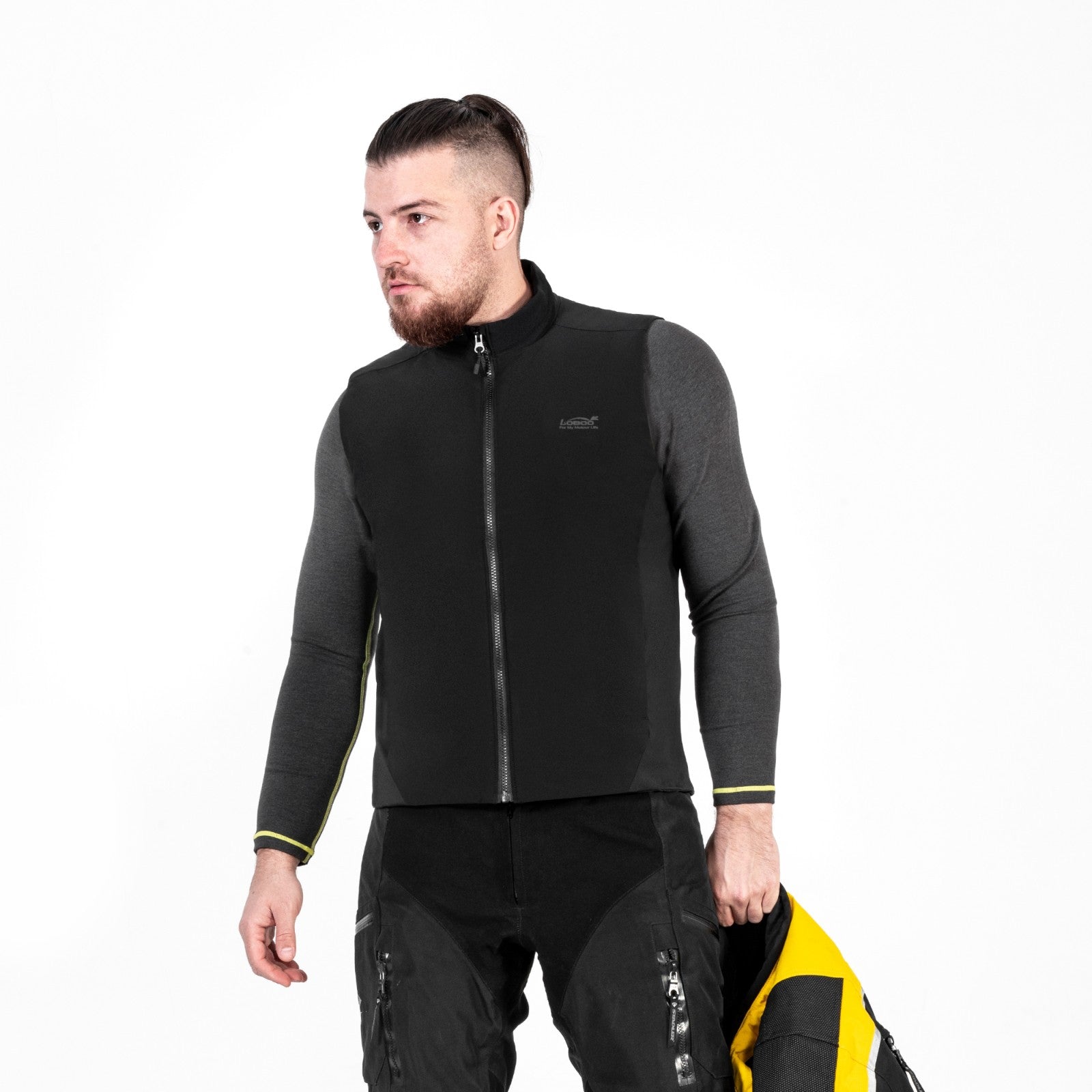Gilet riscaldato RJR10 indossato, vista laterale con inserto elastico