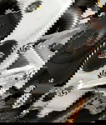 Inserto prot.telaio, SX o DX Aprilia V4 Tuono 1000/1100 '11-'15 / RSV-4R / RSV4RR '15- /RSV4RF / Caponord 1200