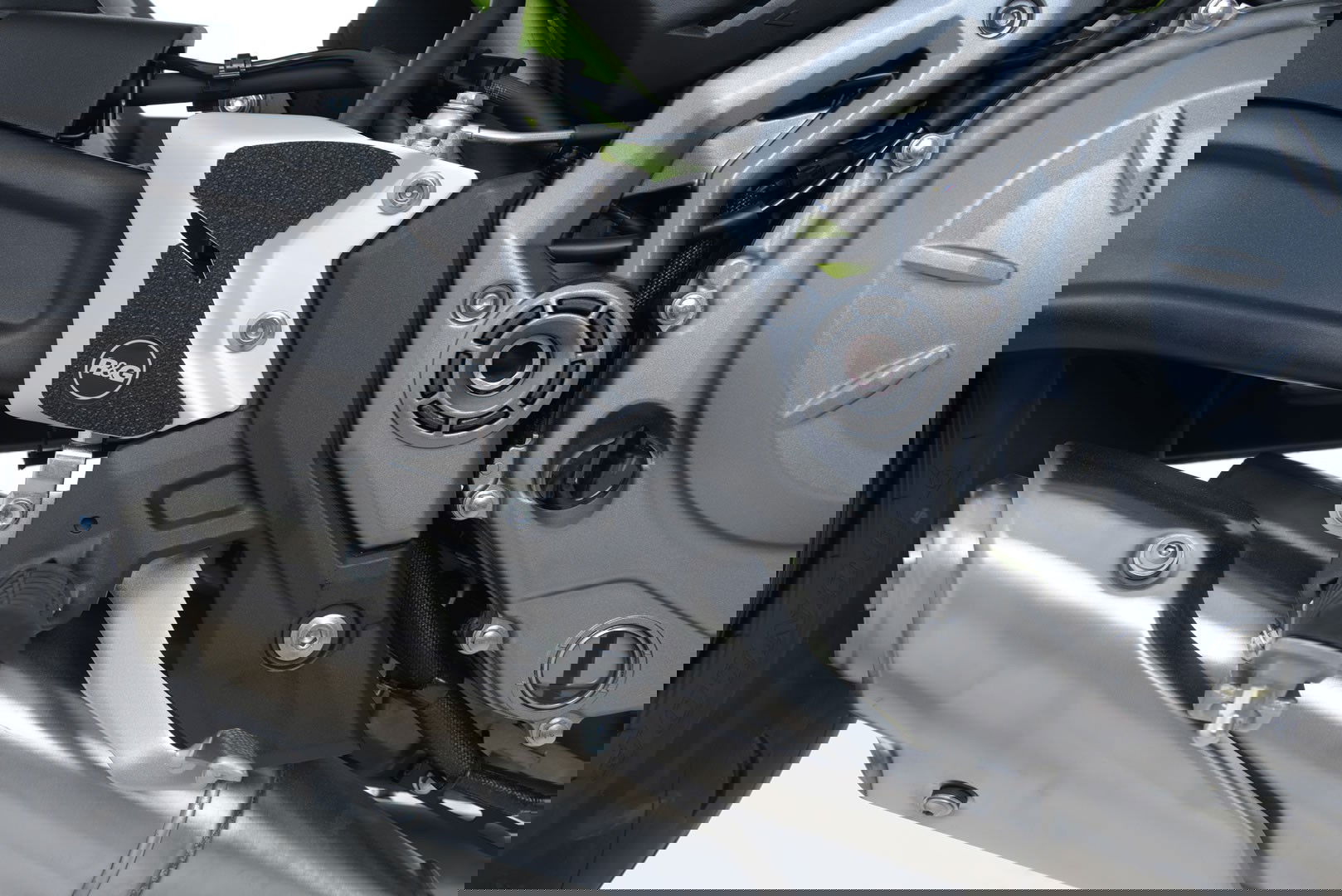 Kit 2PZ Adesivi Anti Scivolo Paratacco Kawasaki Z650 Nero R G 18045 Rg EZBG407BL - Endurrad