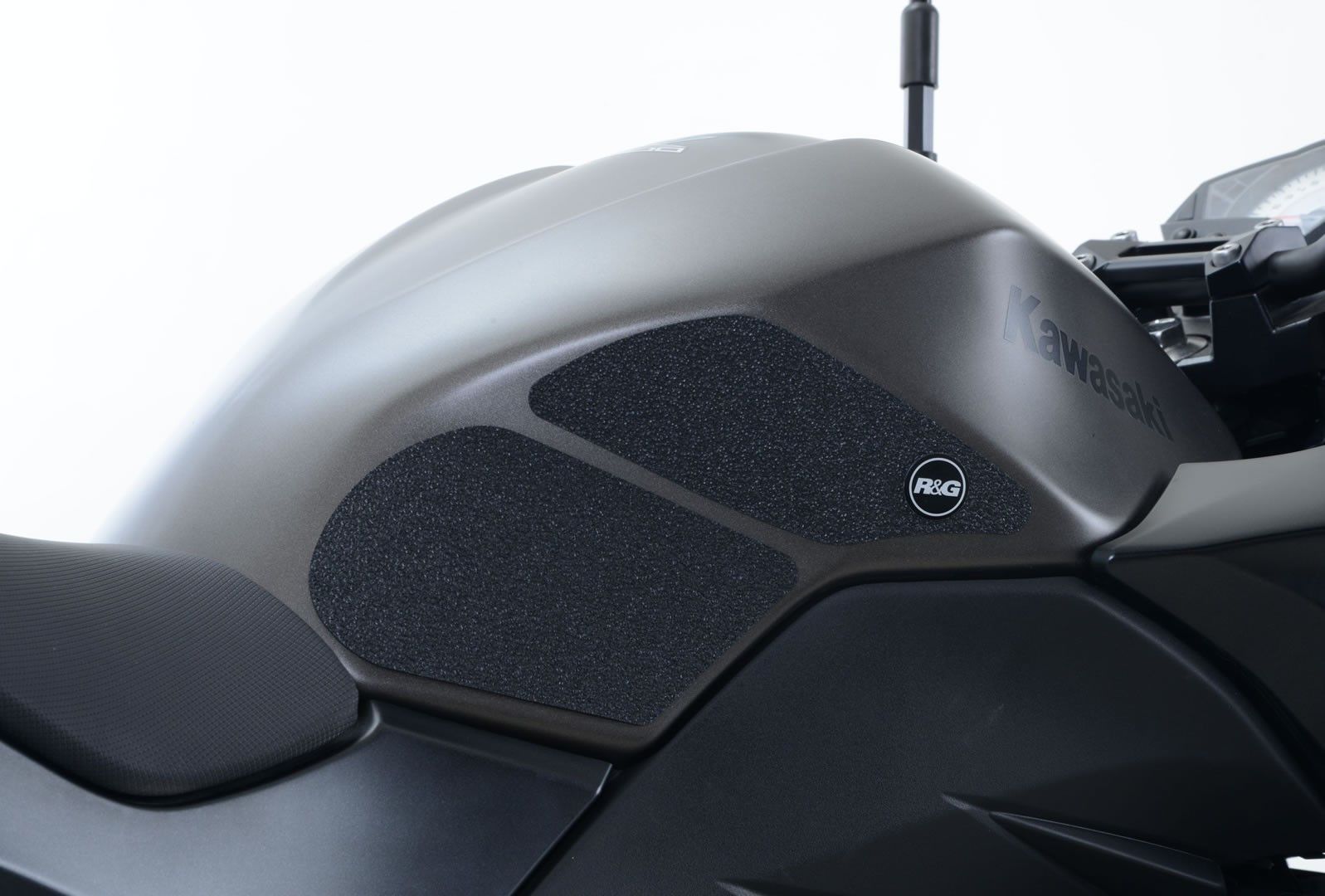 Kit 4pz.adesivi anti-scivolo serbatoio Kawasaki Ninja 250 '13-'17 / Ninja 300 '13- / Z300 & Z250 '13-'18