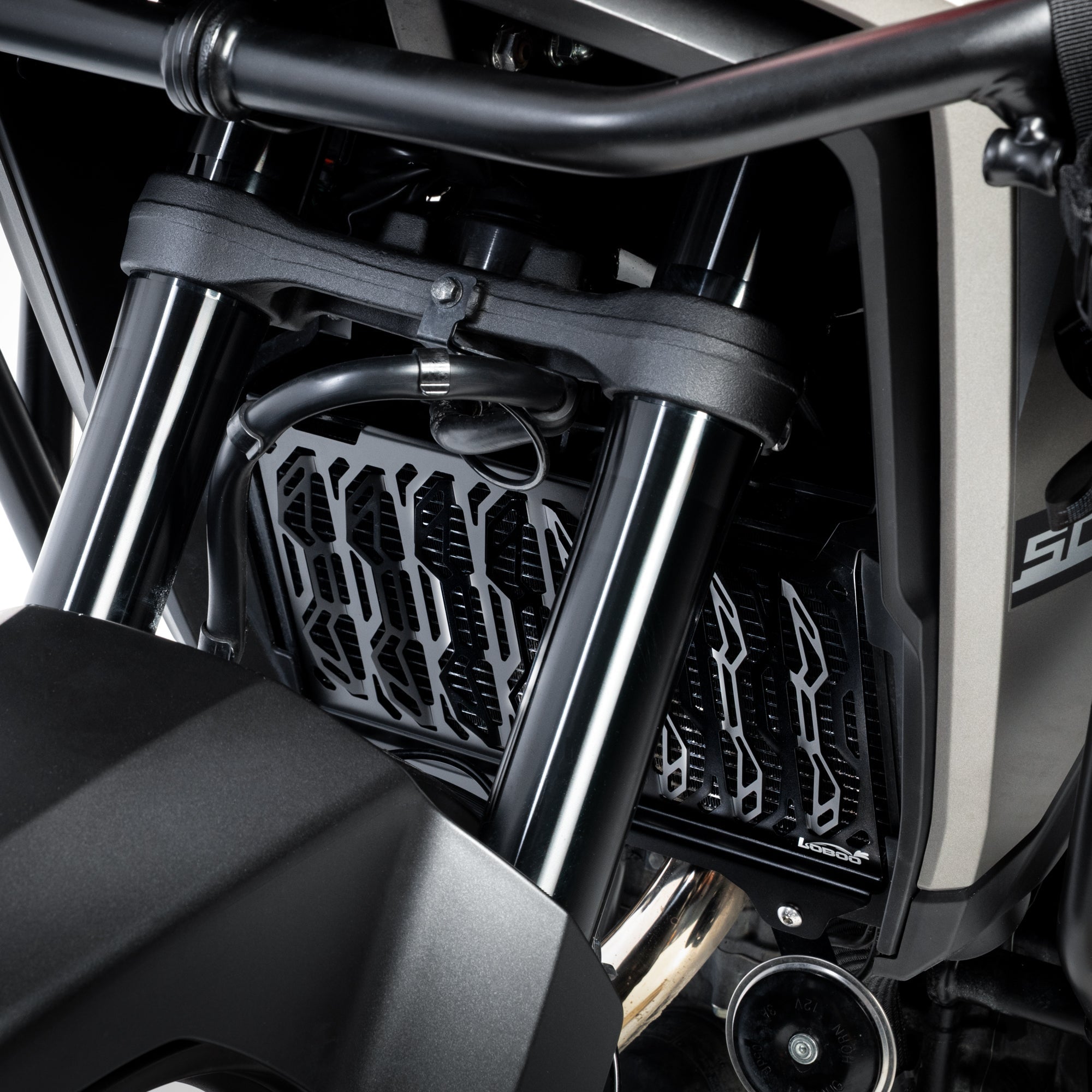 Protezione radiatore LOBOO per Honda NX500 – dettaglio 8