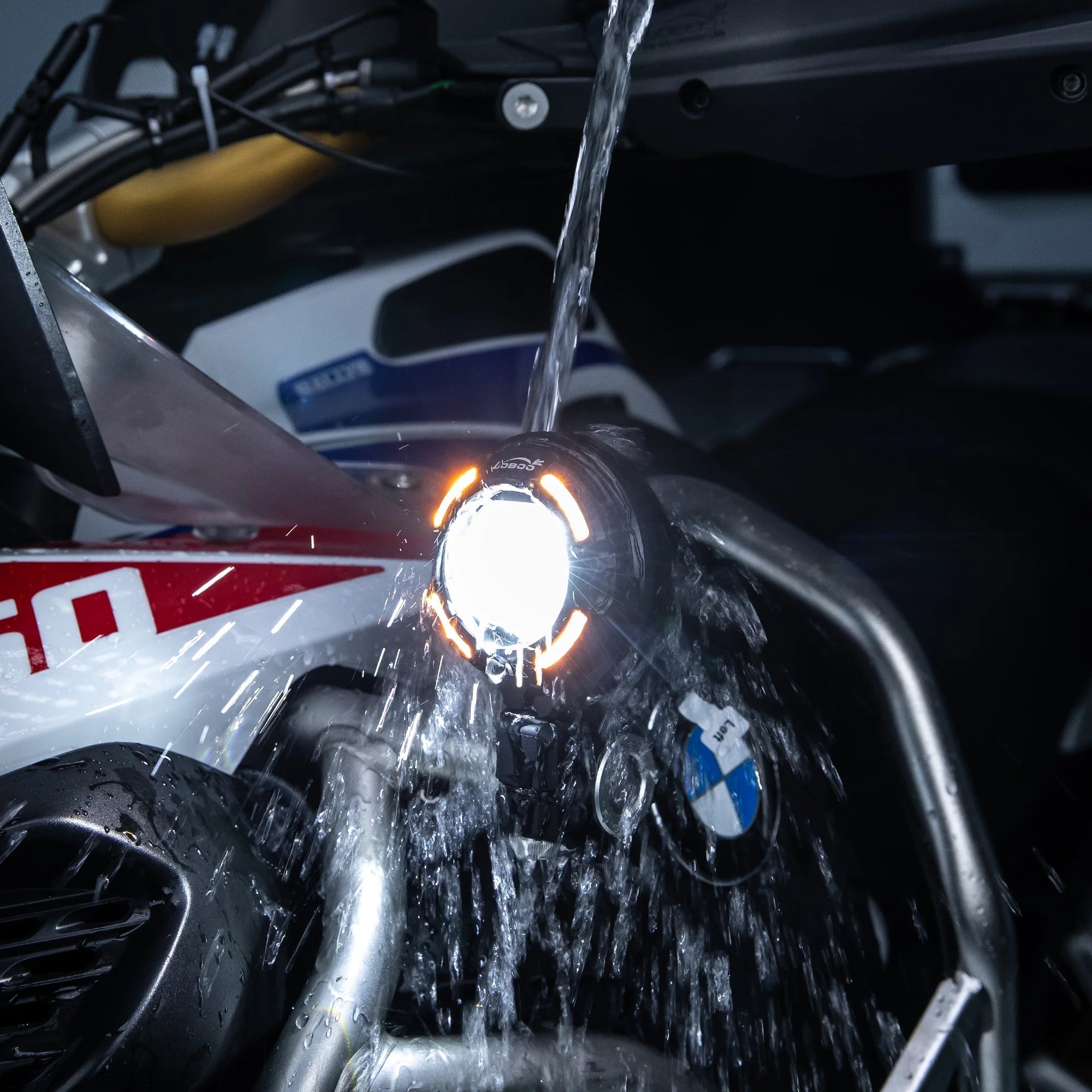 Anello DRL del faro LOBOO L7X in modalità ambra