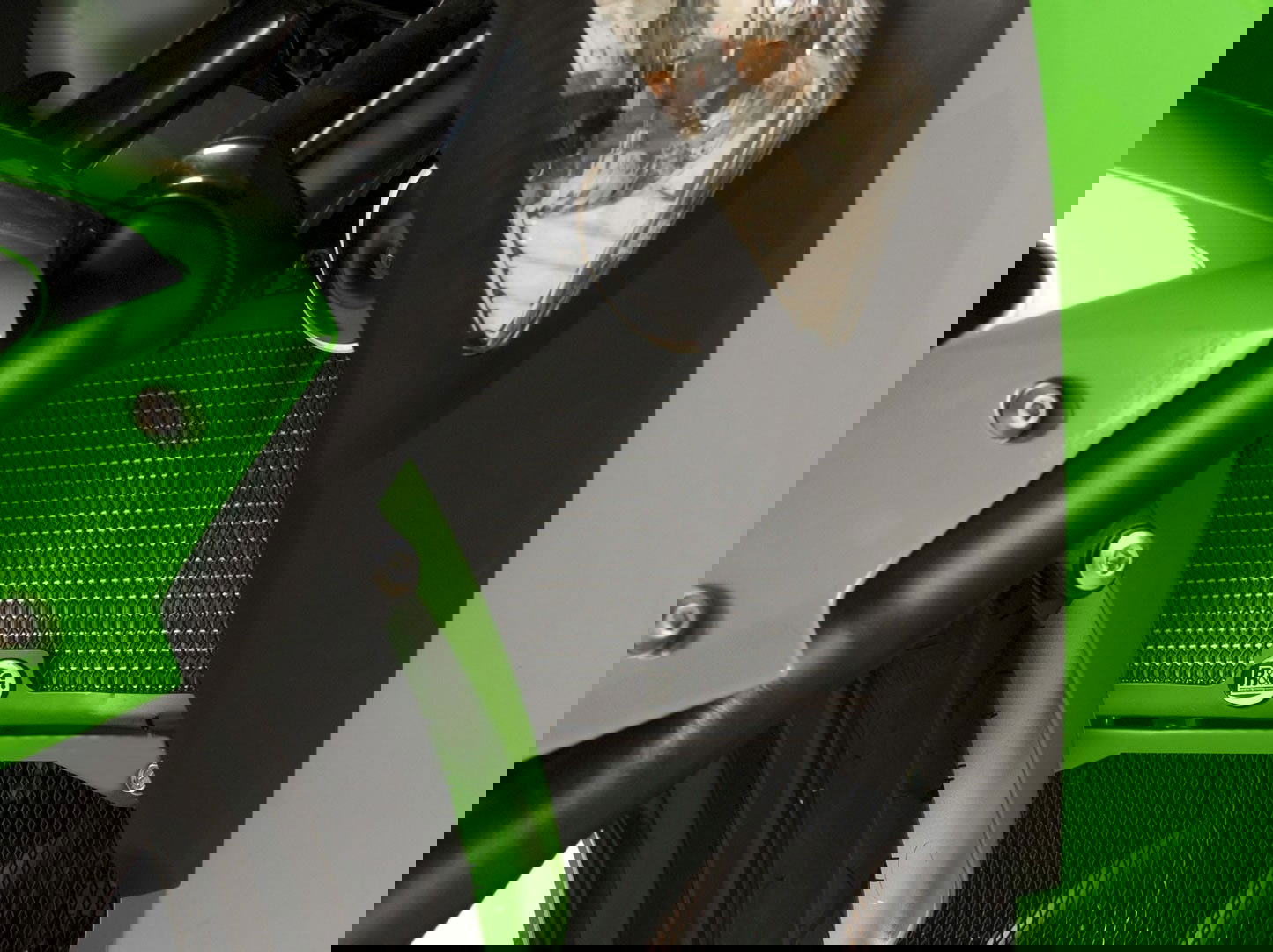 Retina protezione radiatore - Kawasaki Ninja 300 / 250 '08-'17 / Z250 '13-'18 / Z300 (colore titanio)