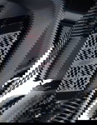 Retina protezione radiatore olio, Ducati Scrambler / Flat Track Pro / Sixty 2 / Desert Sled / Monster 797 - colore alluminio sat