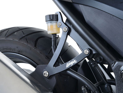 Staffa supporto scarico + piastra fori pedane posteriori,Kawasaki Ninja 300 / Ninja 250 '13-'17 / Z250 '13-'18 / Z300