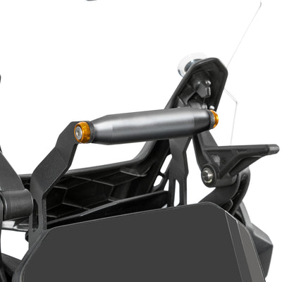 Dettaglio della barra montata a lato del cruscotto TFT della BMW F 850 GS