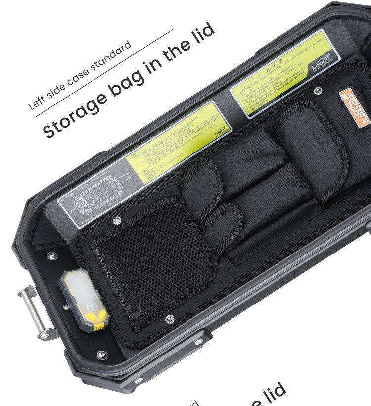 Tasche im linken Deckel