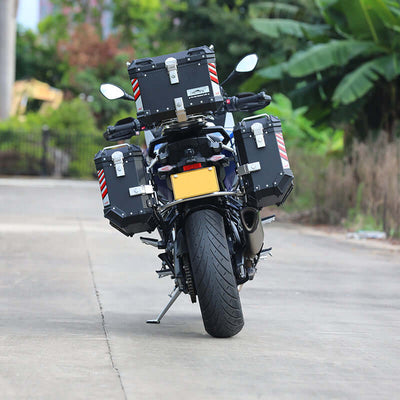 Set con bauletto montato su BMW S 1000 XR, vista posteriore