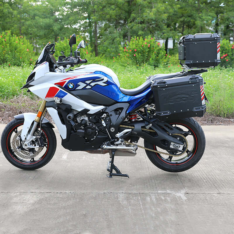 Valigie laterali montate sulla BMW S 1000 XR, fiancata sinistra